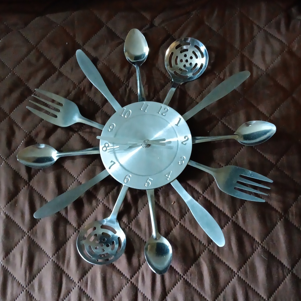 KITCHEN WALL CLOCK - Picture 2 of 4